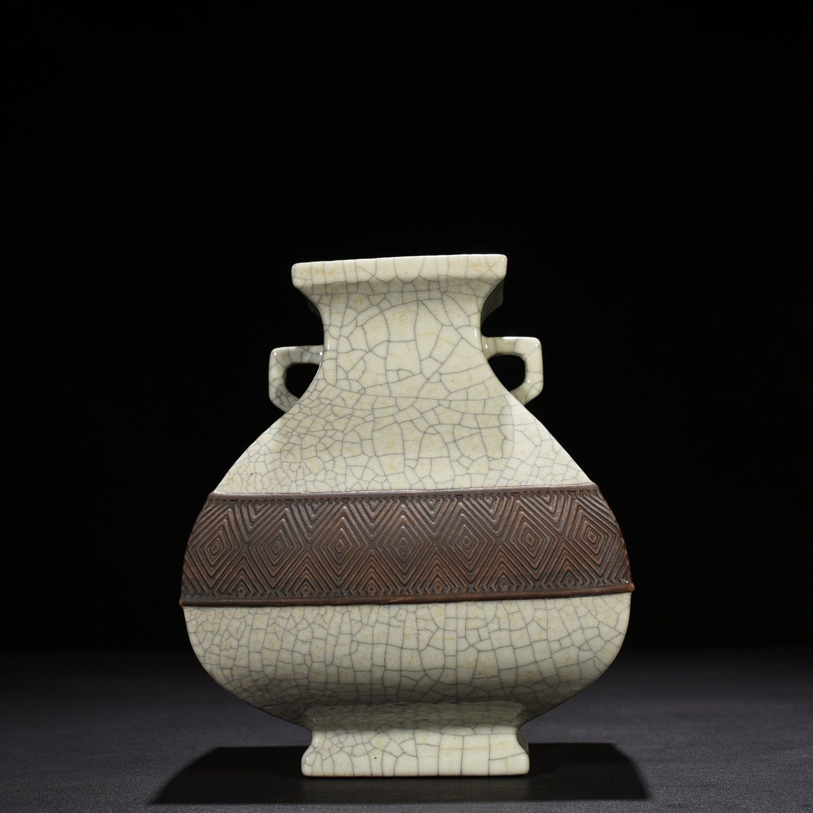 Qing Dynasty Qianlong official kiln double-eared square vase Fang Zun
