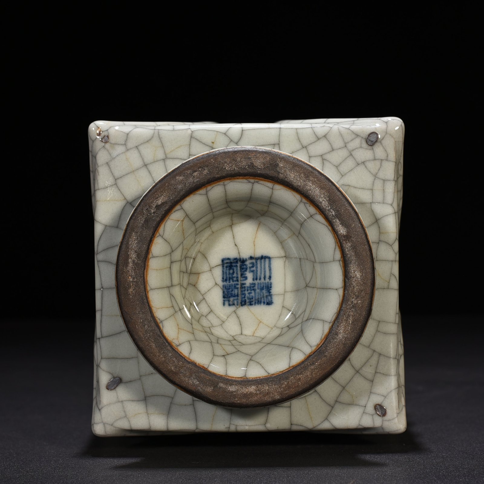 Qing Dynasty Qianlong official kiln Cong style vase