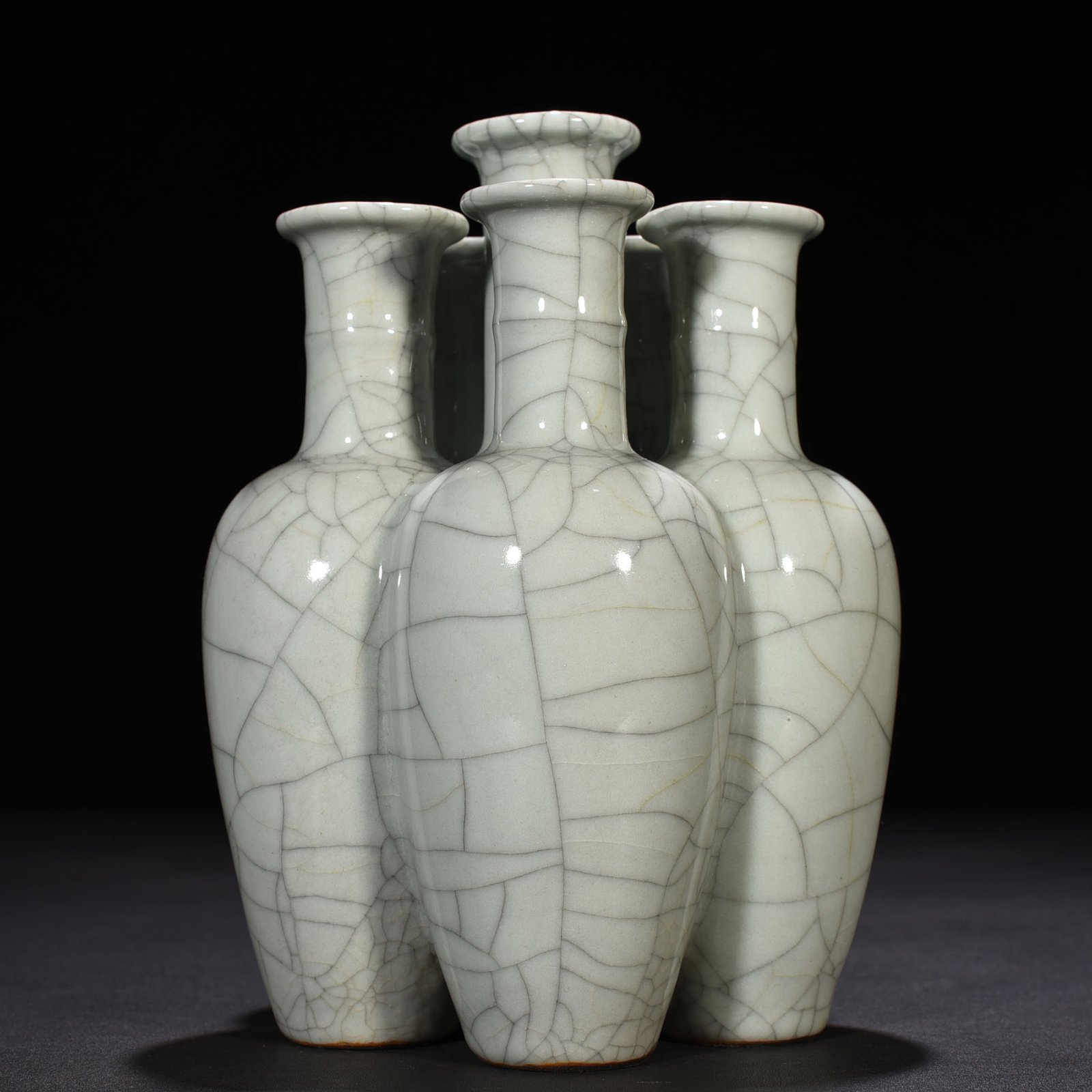 Qind Dynasty Qianlong official kiln conjoined bottle multi-tube bottle