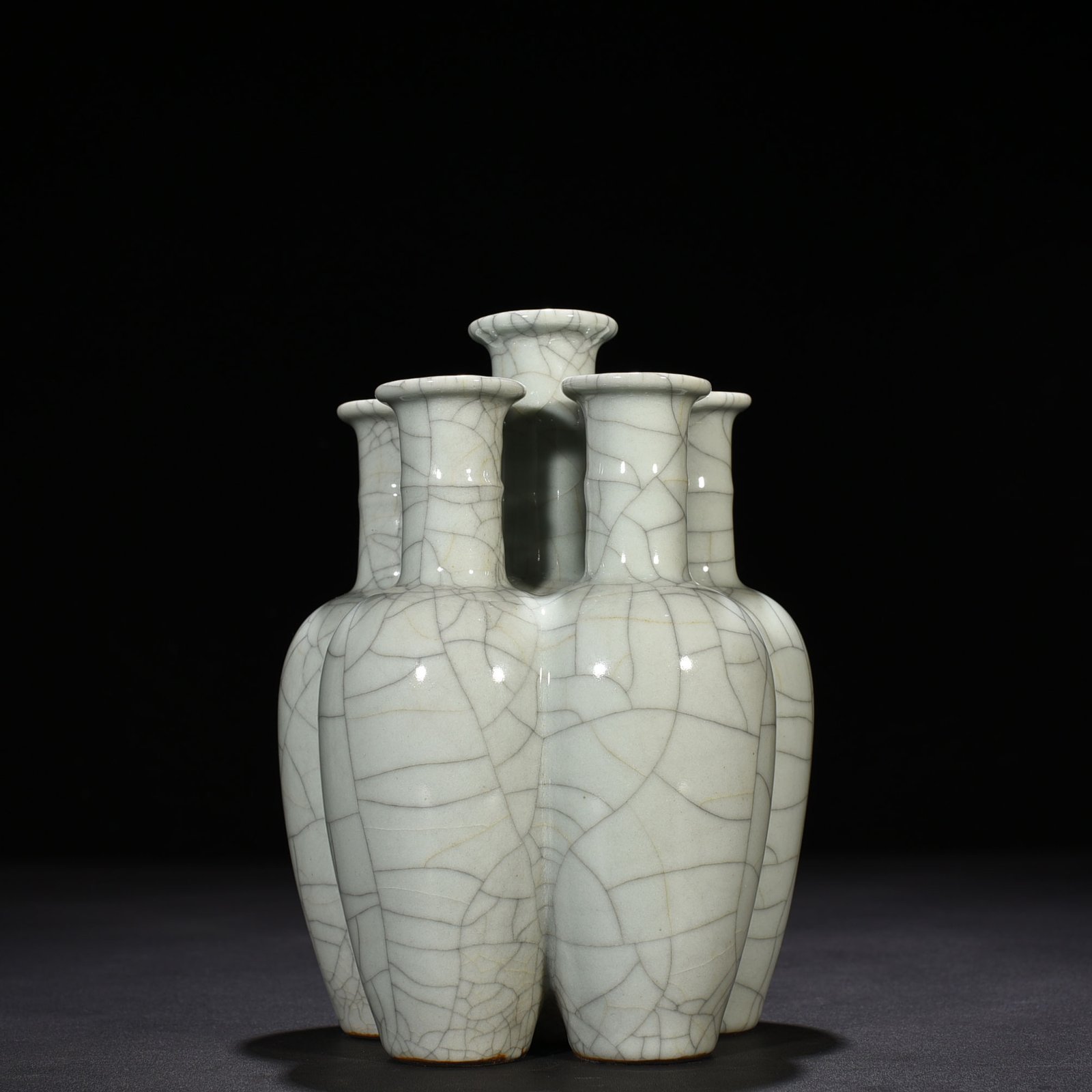 Qind Dynasty Qianlong official kiln conjoined bottle multi-tube bottle