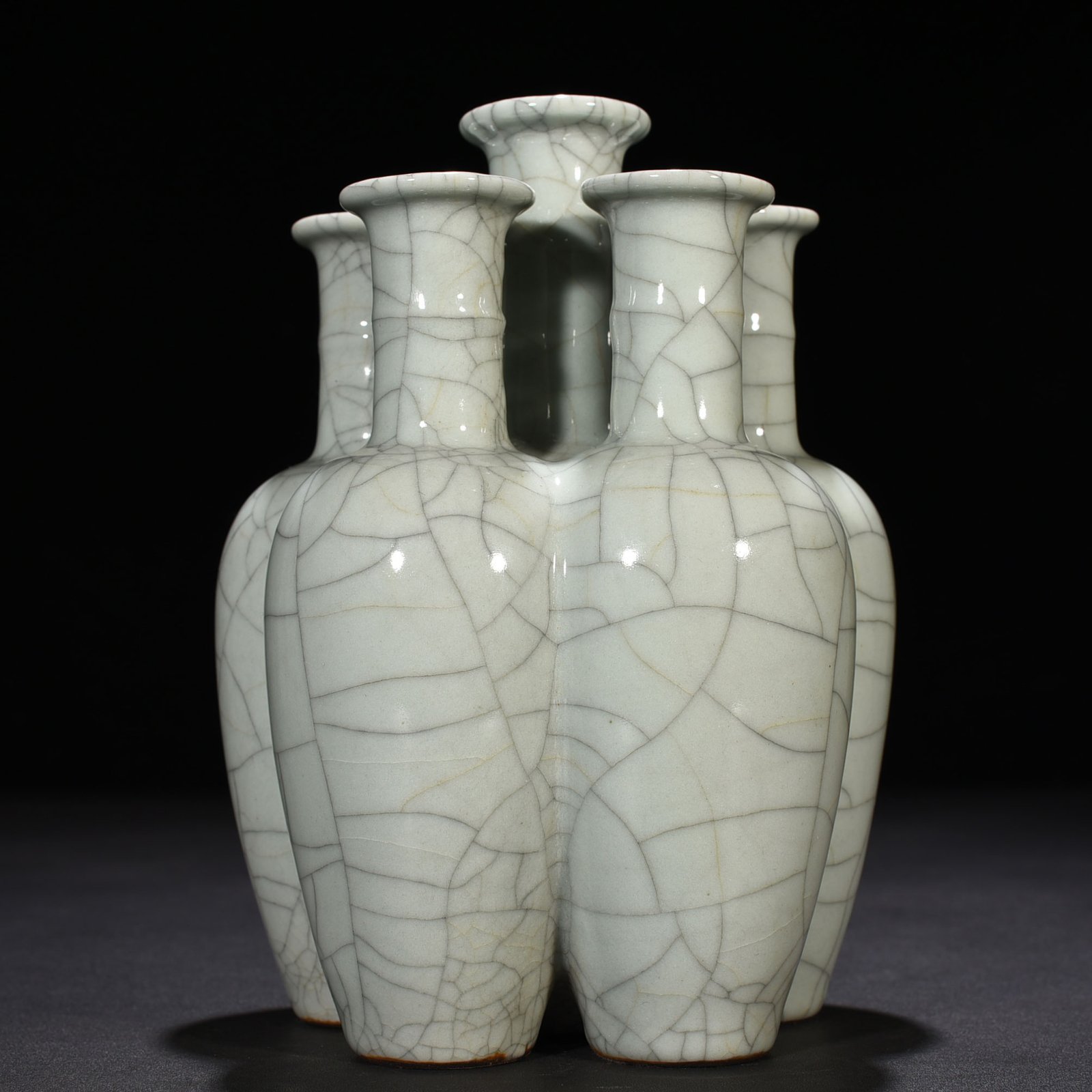 Qind Dynasty Qianlong official kiln conjoined bottle multi-tube bottle