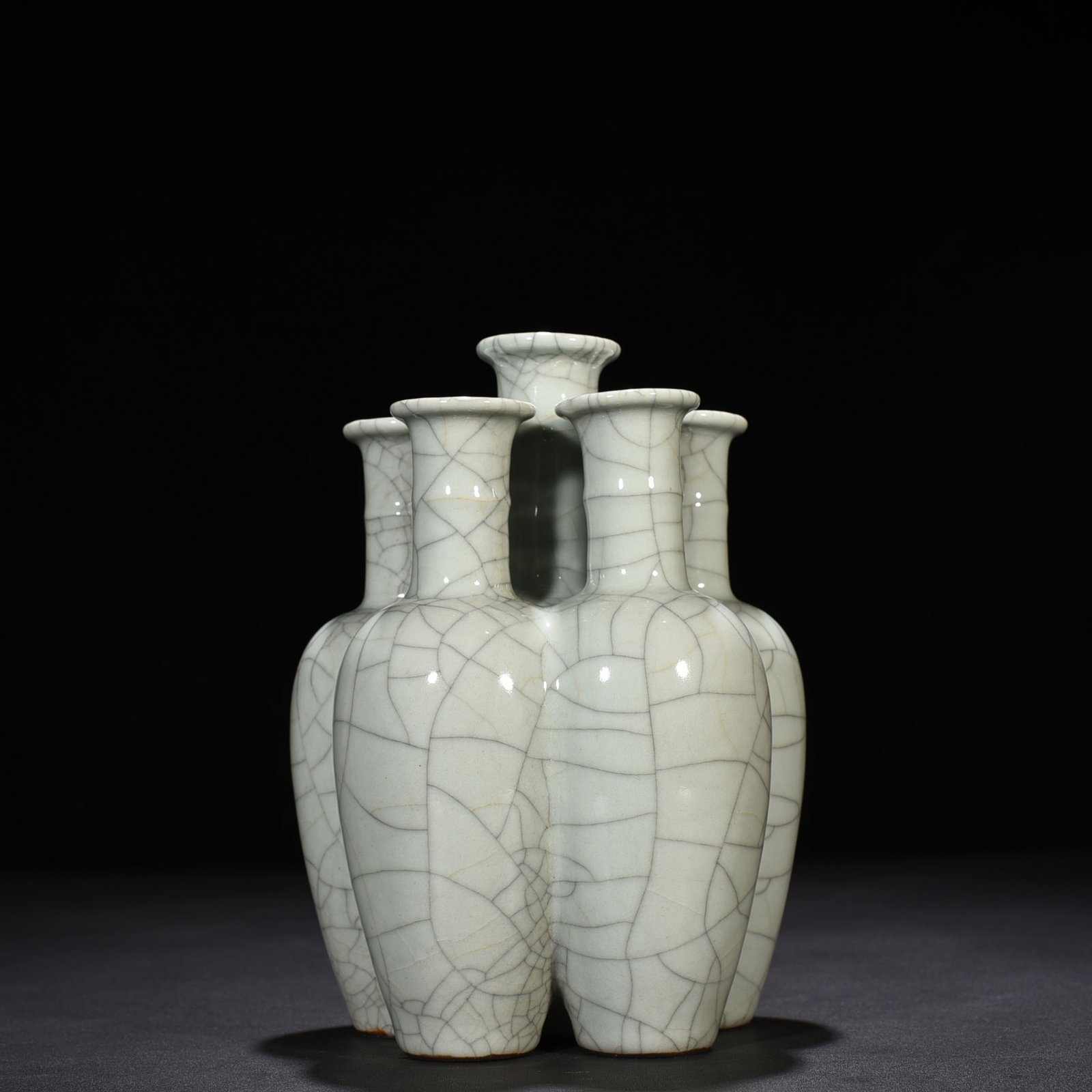 Qind Dynasty Qianlong official kiln conjoined bottle multi-tube bottle
