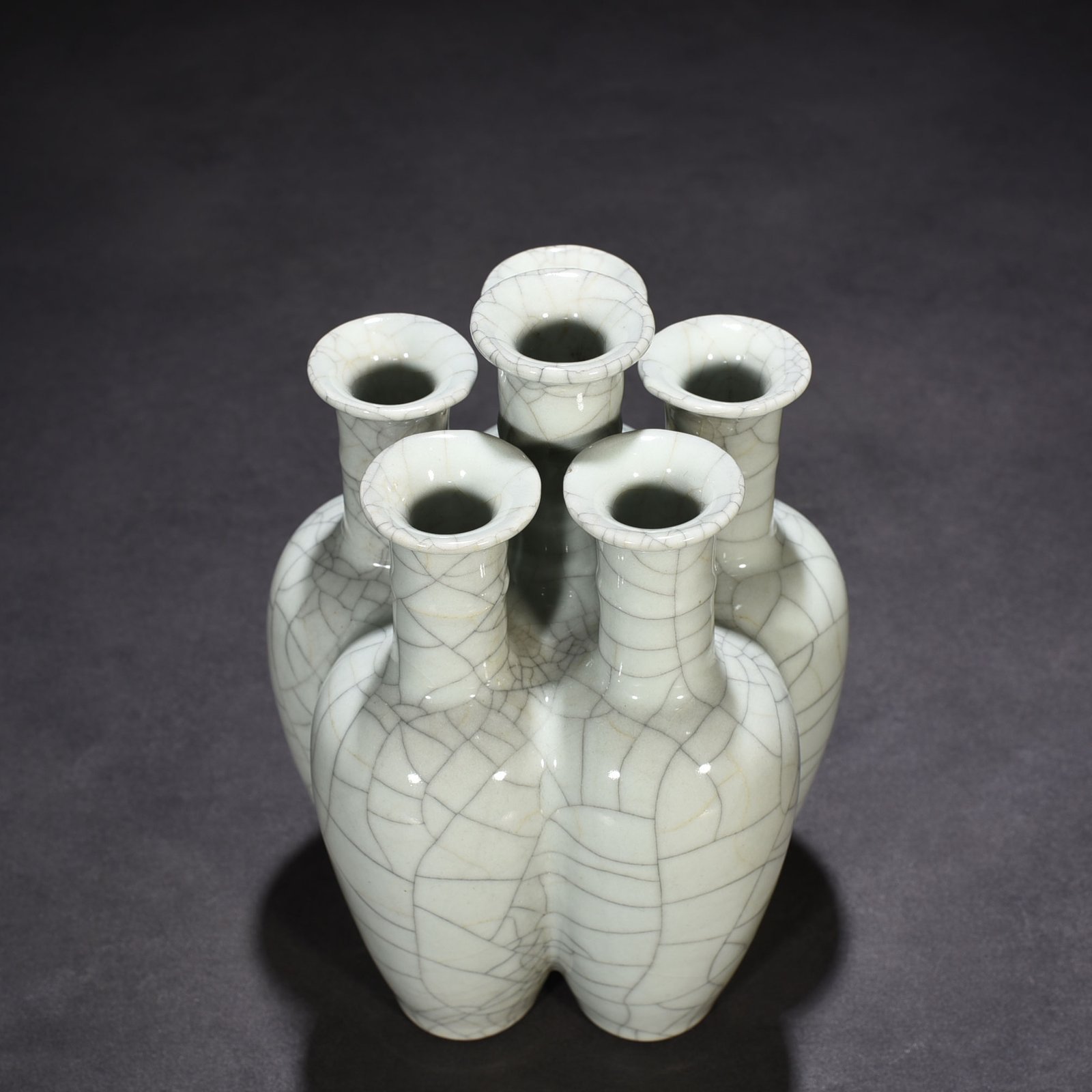 Qind Dynasty Qianlong official kiln conjoined bottle multi-tube bottle