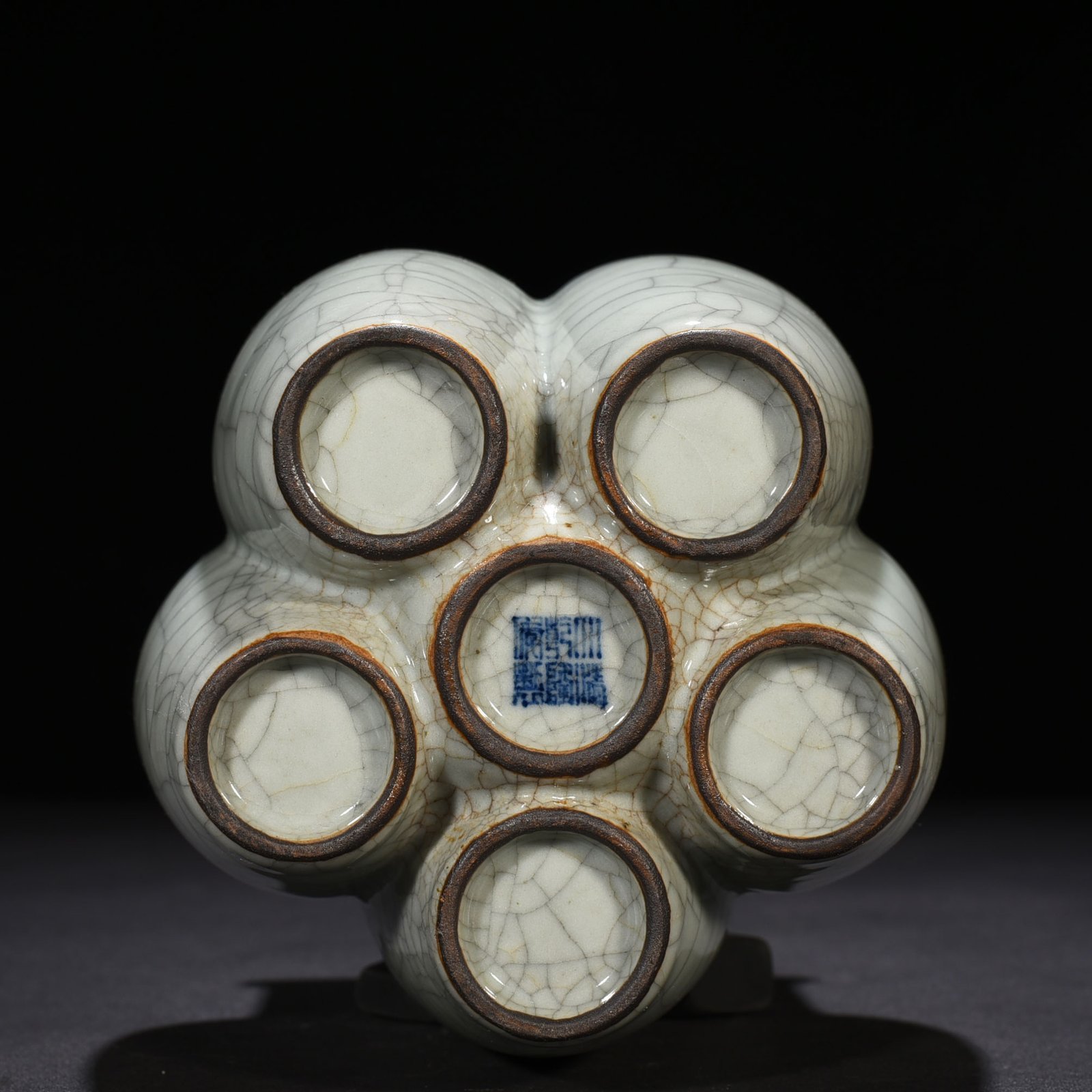 Qind Dynasty Qianlong official kiln conjoined bottle multi-tube bottle