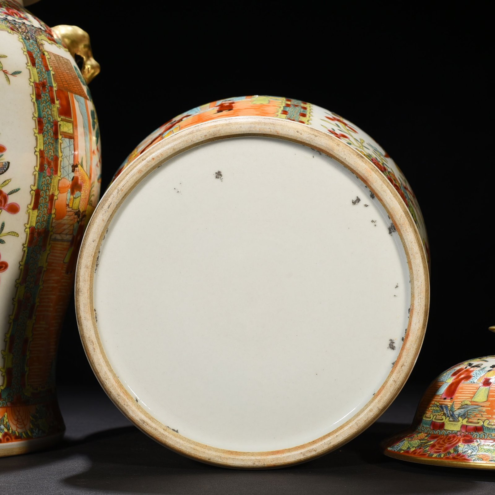 Qing Dynasty Qianlong Guangcai general jar with figures flowers and birds
