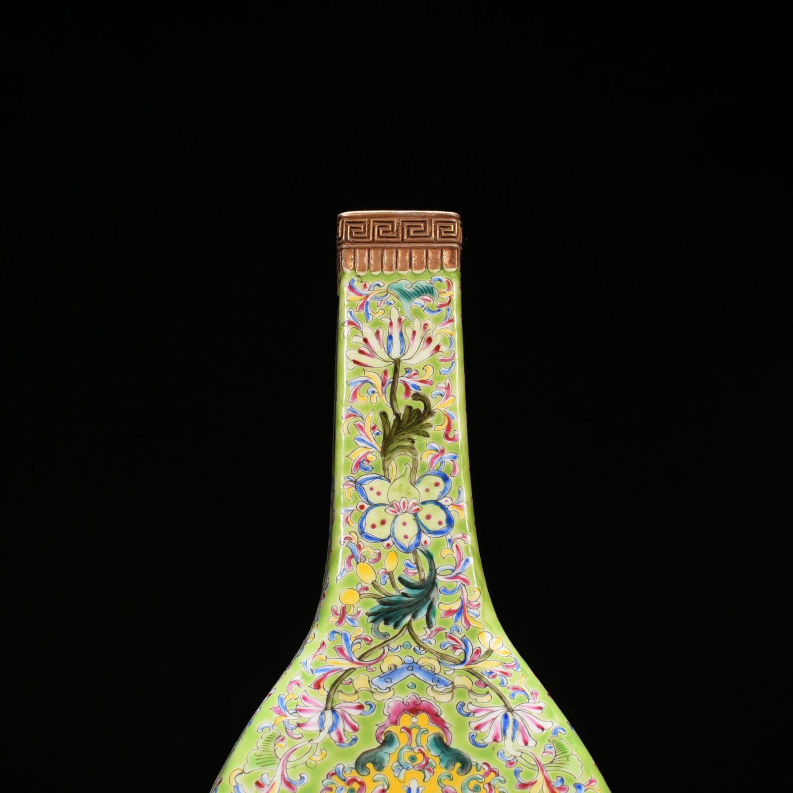 Qing Dynasty Qianlong Imperial Green Land Enamel Flower Pattern Square