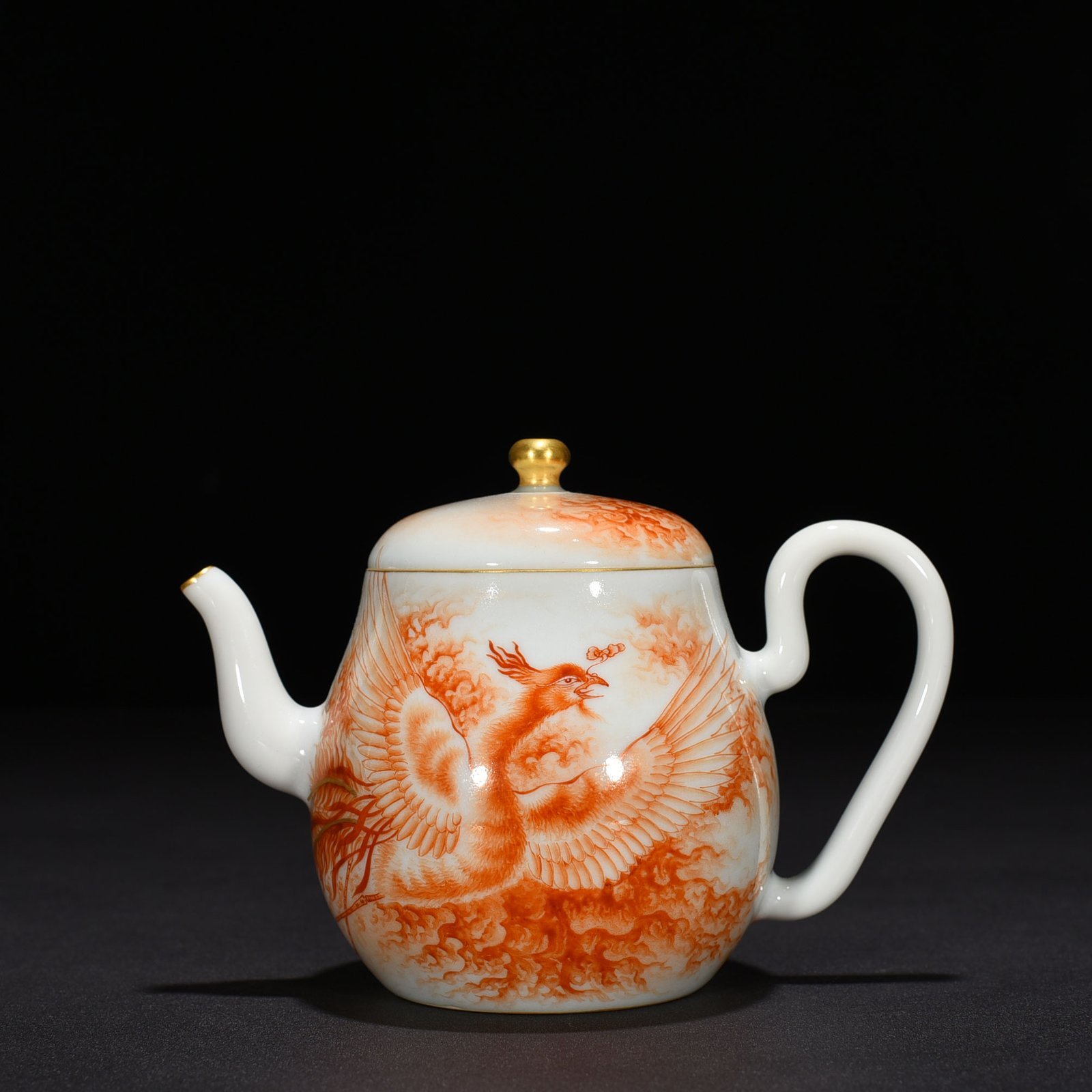 Qing Dynasty Qianlong  by Emperor Aluminum red phoenix pattern pear-shaped pot