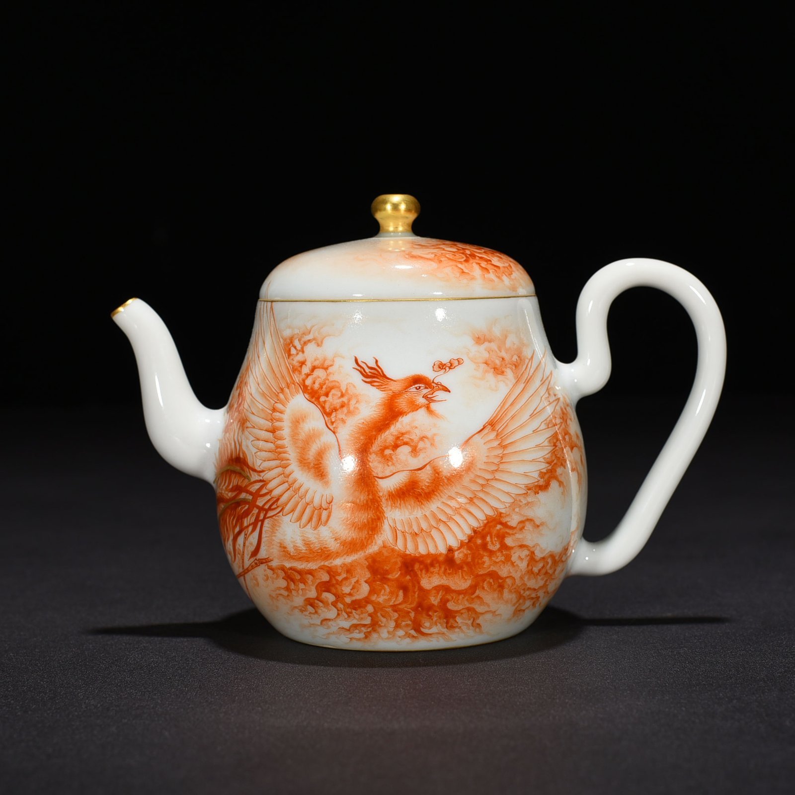 Qing Dynasty Qianlong  by Emperor Aluminum red phoenix pattern pear-shaped pot