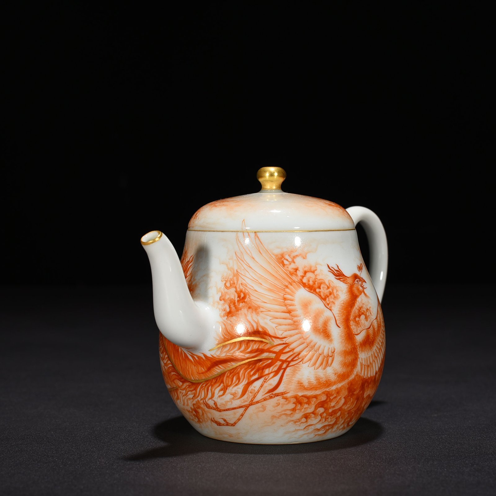 Qing Dynasty Qianlong  by Emperor Aluminum red phoenix pattern pear-shaped pot