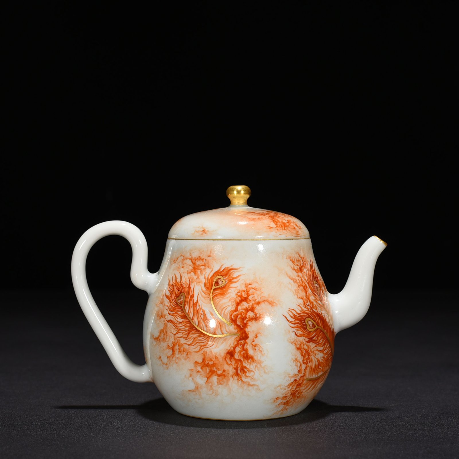 Qing Dynasty Qianlong  by Emperor Aluminum red phoenix pattern pear-shaped pot