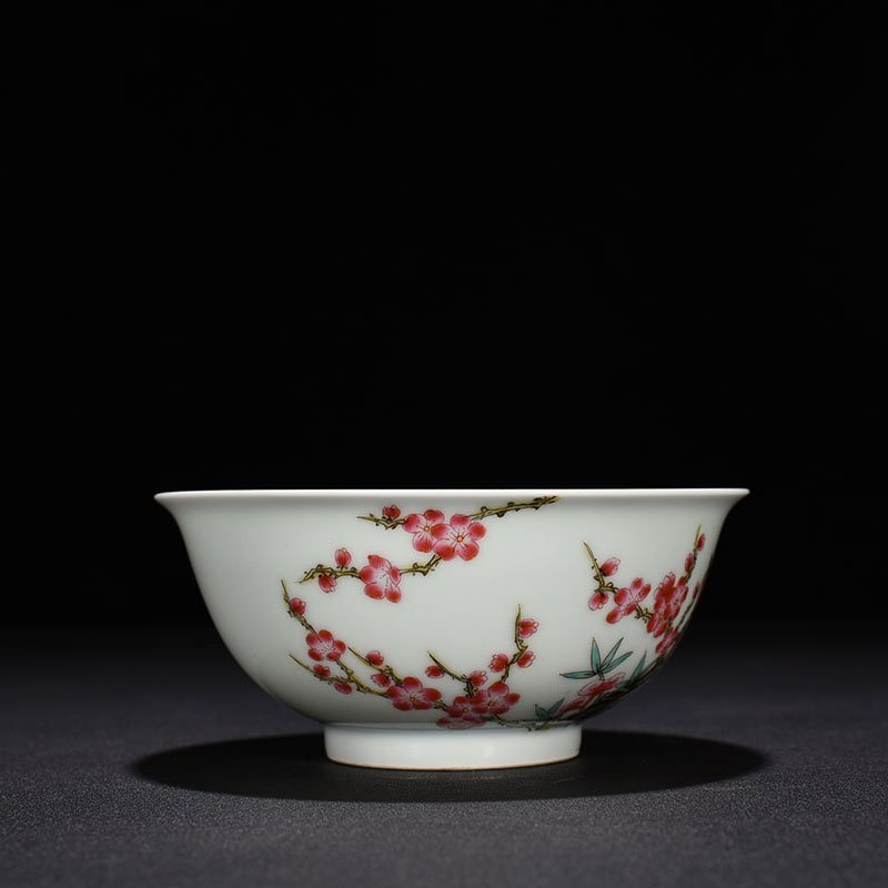 Qing Dynasty Qianlong Imperial Pastel Magpie Plum Blossom Pattern Bowl