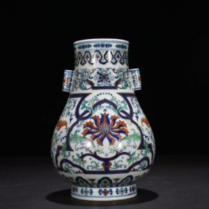 Qing Dynasty Qianlong doucai painted gold flower pattern through-ear vase