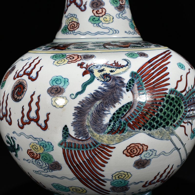 Qing Dynasty Qianlong doucai dragon and phoenix pattern vase