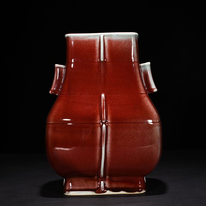 Qing Dynasty Qianlong ruby ​​red glaze through-ear vase