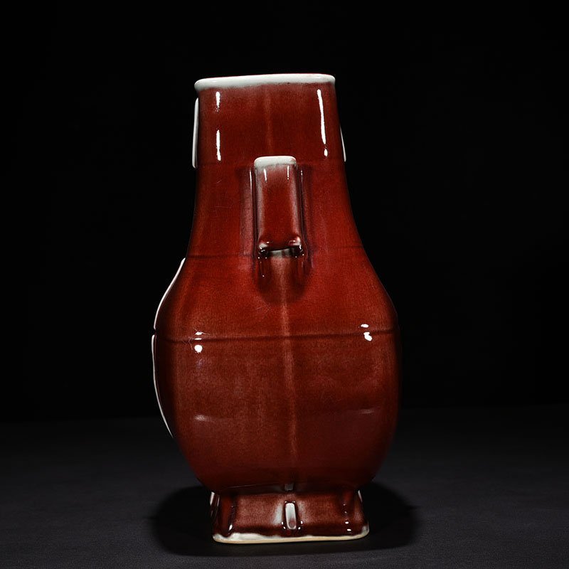 Qing Dynasty Qianlong ruby ​​red glaze through-ear vase