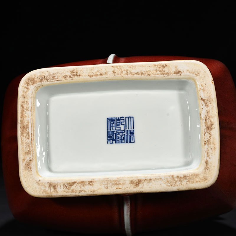Qing Dynasty Qianlong ruby ​​red glaze through-ear vase