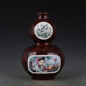 Qing Dynasty Qianlong wood grain glaze consecrated enamel beauty strap gourd vase