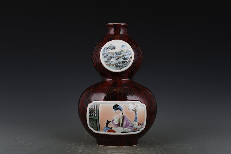 Qing Dynasty Qianlong wood grain glaze consecrated enamel beauty strap gourd vase