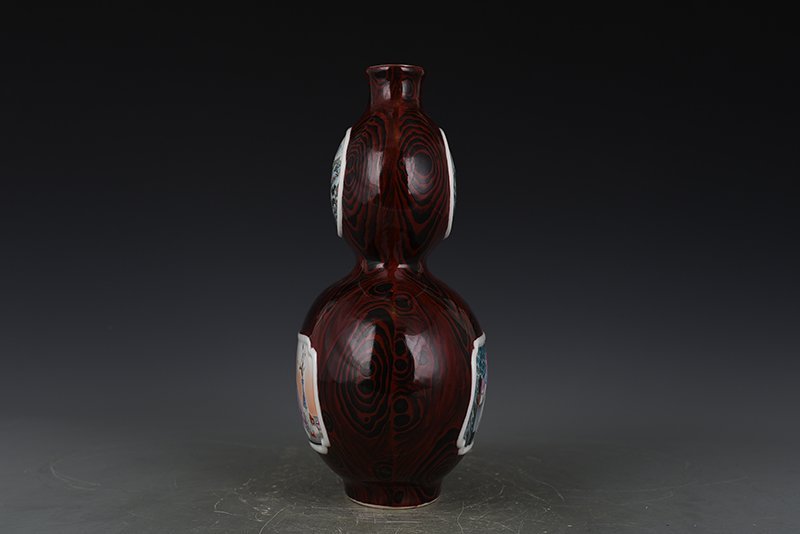 Qing Dynasty Qianlong wood grain glaze consecrated enamel beauty strap gourd vase