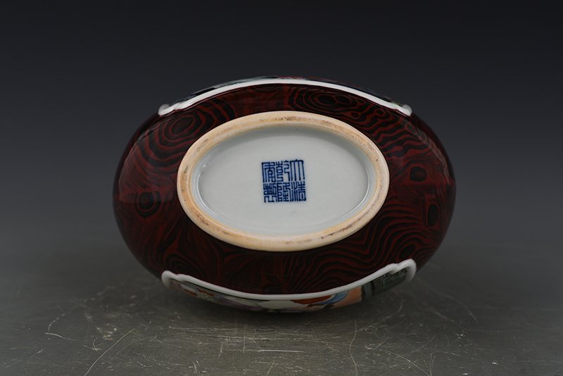 Qing Dynasty Qianlong wood grain glaze consecrated enamel beauty strap gourd vase