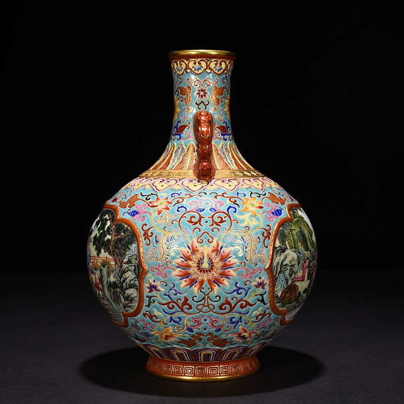 Qing Dynasty Qianlong turquoise green space window enamel beauty strap amphora