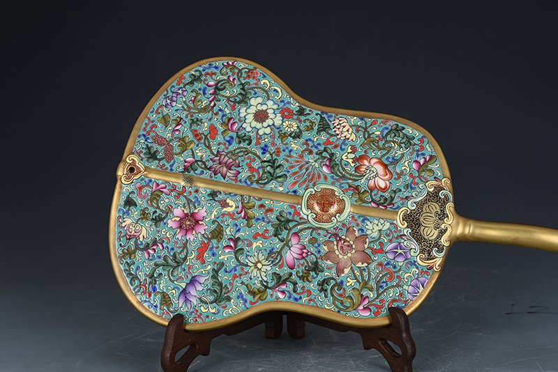 Qing Dynasty Qianlong turquoise green ground enamel flower pattern fan antique