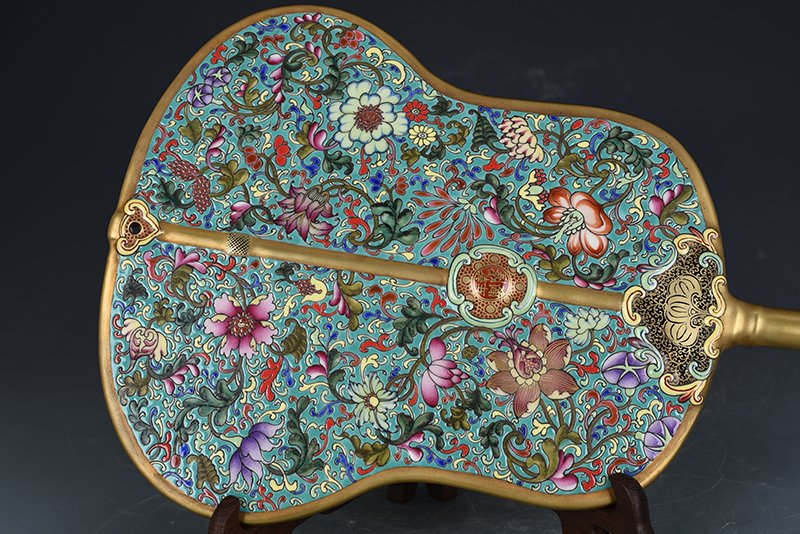 Qing Dynasty Qianlong turquoise green ground enamel flower pattern fan antique