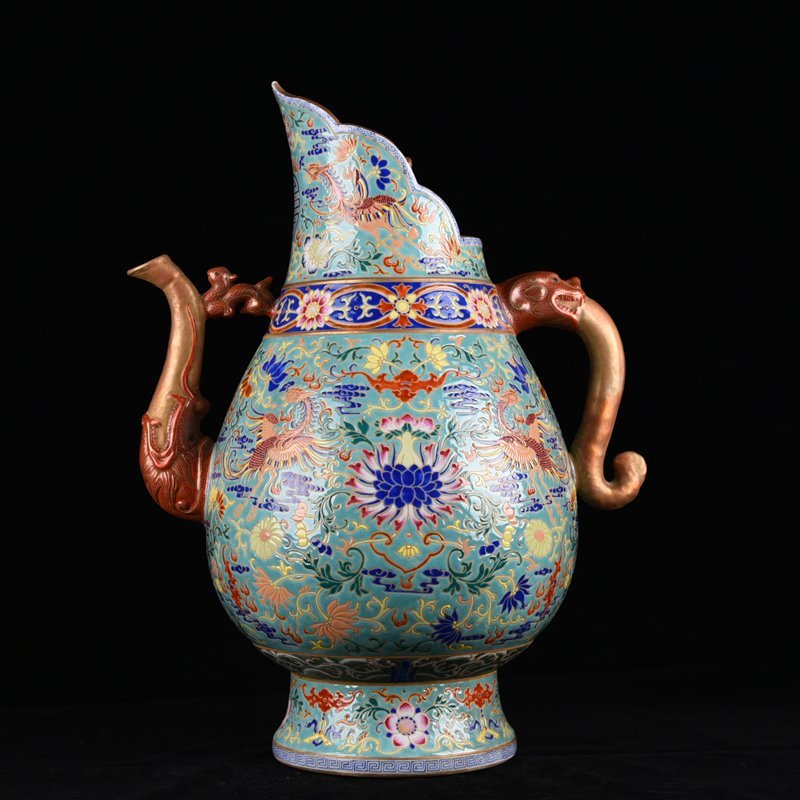 Qing Dynasty Qianlong turquoise green land embroidered with flowers and phoenix pattern monk’s hat pot