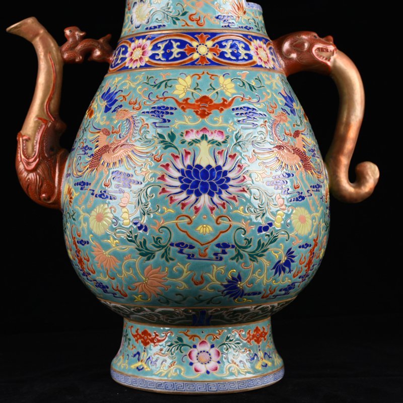 Qing Dynasty Qianlong turquoise green land embroidered with flowers and phoenix pattern monk’s hat pot
