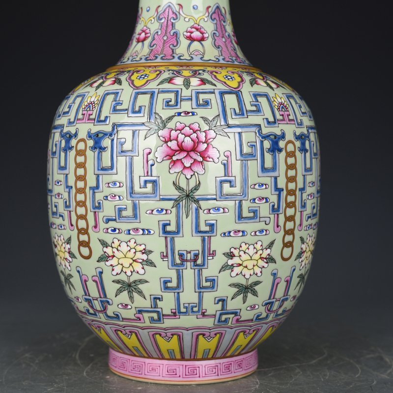QingDynasty Qianlong Turquoise Green Ground Chilong Flower Pattern Vase