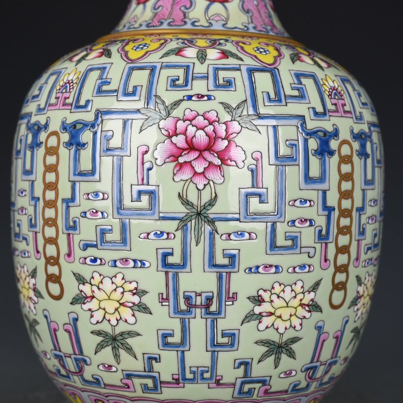 QingDynasty Qianlong Turquoise Green Ground Chilong Flower Pattern Vase