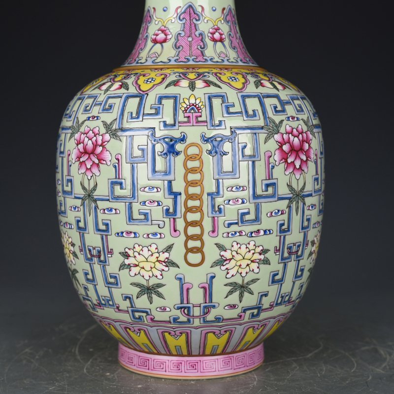 QingDynasty Qianlong Turquoise Green Ground Chilong Flower Pattern Vase