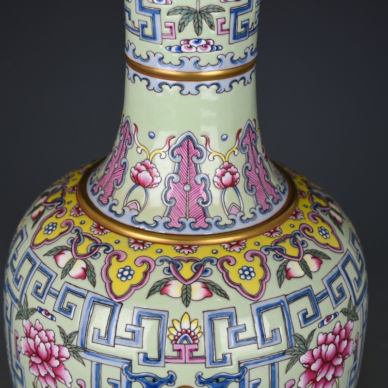 QingDynasty Qianlong Turquoise Green Ground Chilong Flower Pattern Vase