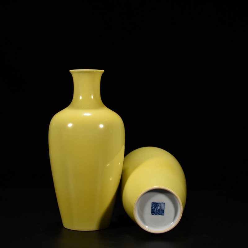Qing Dynasty Qianlong lemon yellow glaze
