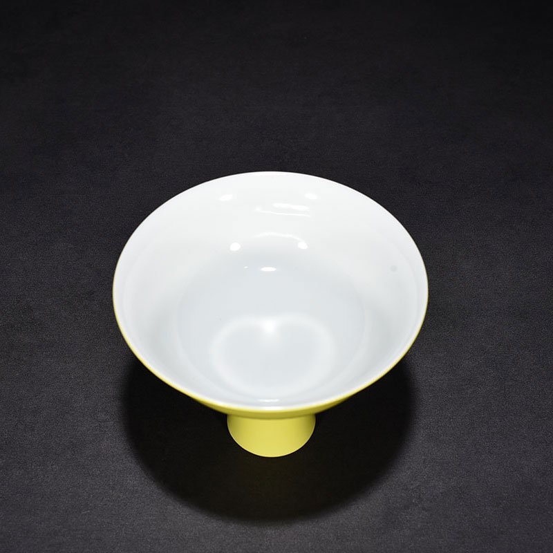 Qing Dynasty Qianlong period of the lemon yellow glaze tall bowl