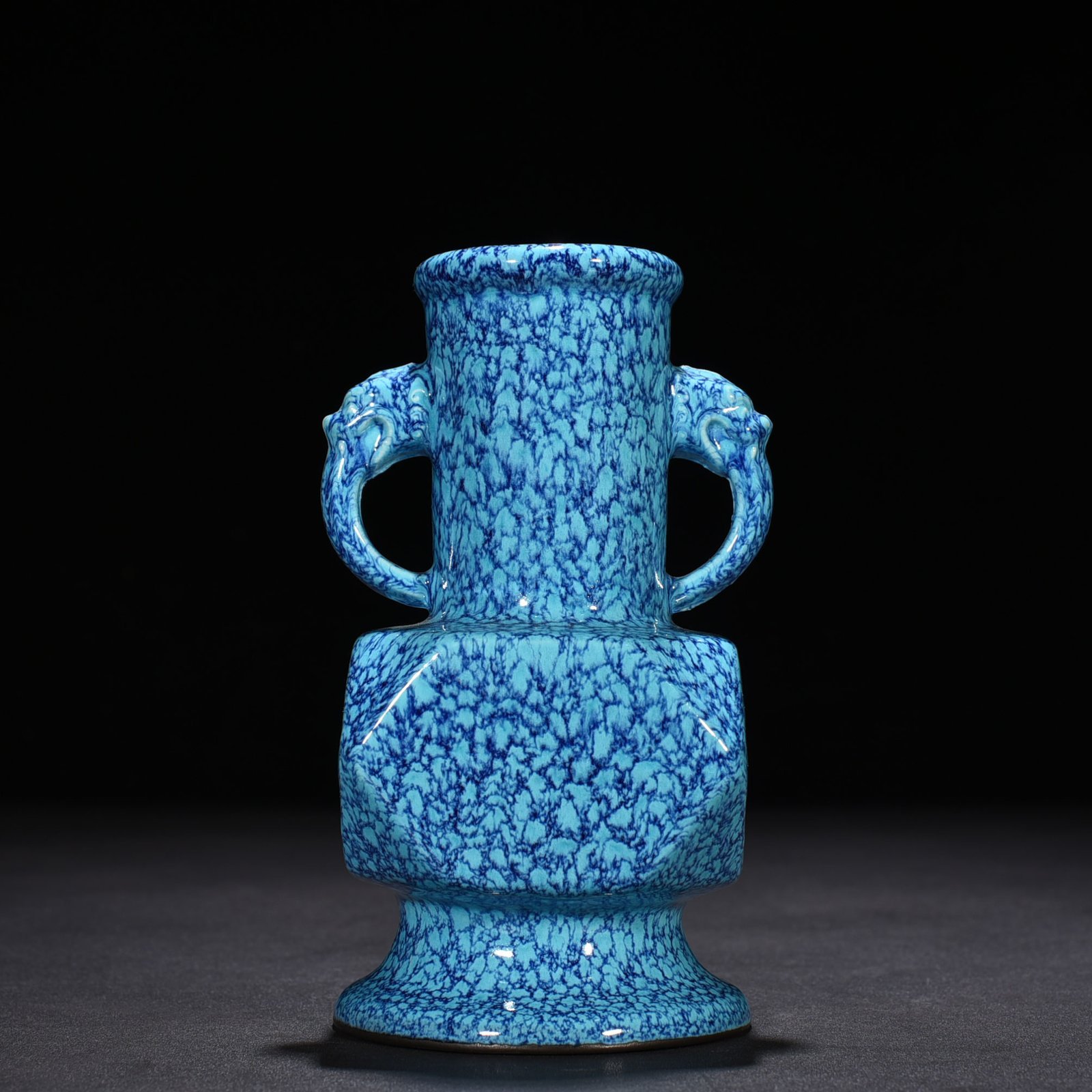 Qing Dynasty Qianlong furnace Jun glazed Japanese horn vase