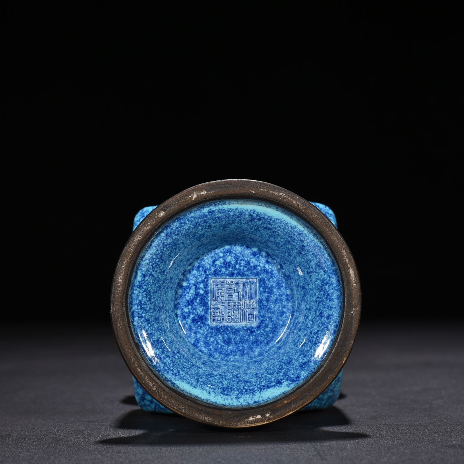 Qing Dynasty Qianlong furnace Jun glazed Japanese horn vase