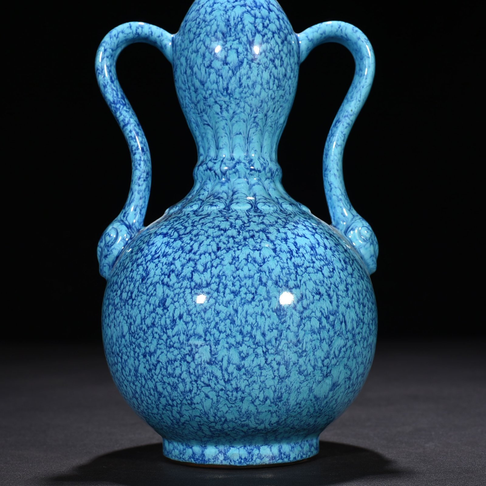 Qing Dynasty Qianlong furnace Jun glazed Ruyi ear gourd vase