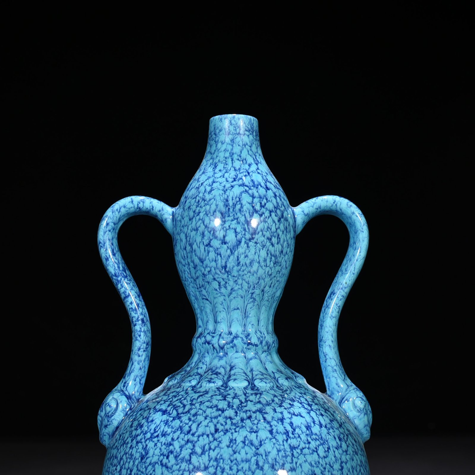Qing Dynasty Qianlong furnace Jun glazed Ruyi ear gourd vase