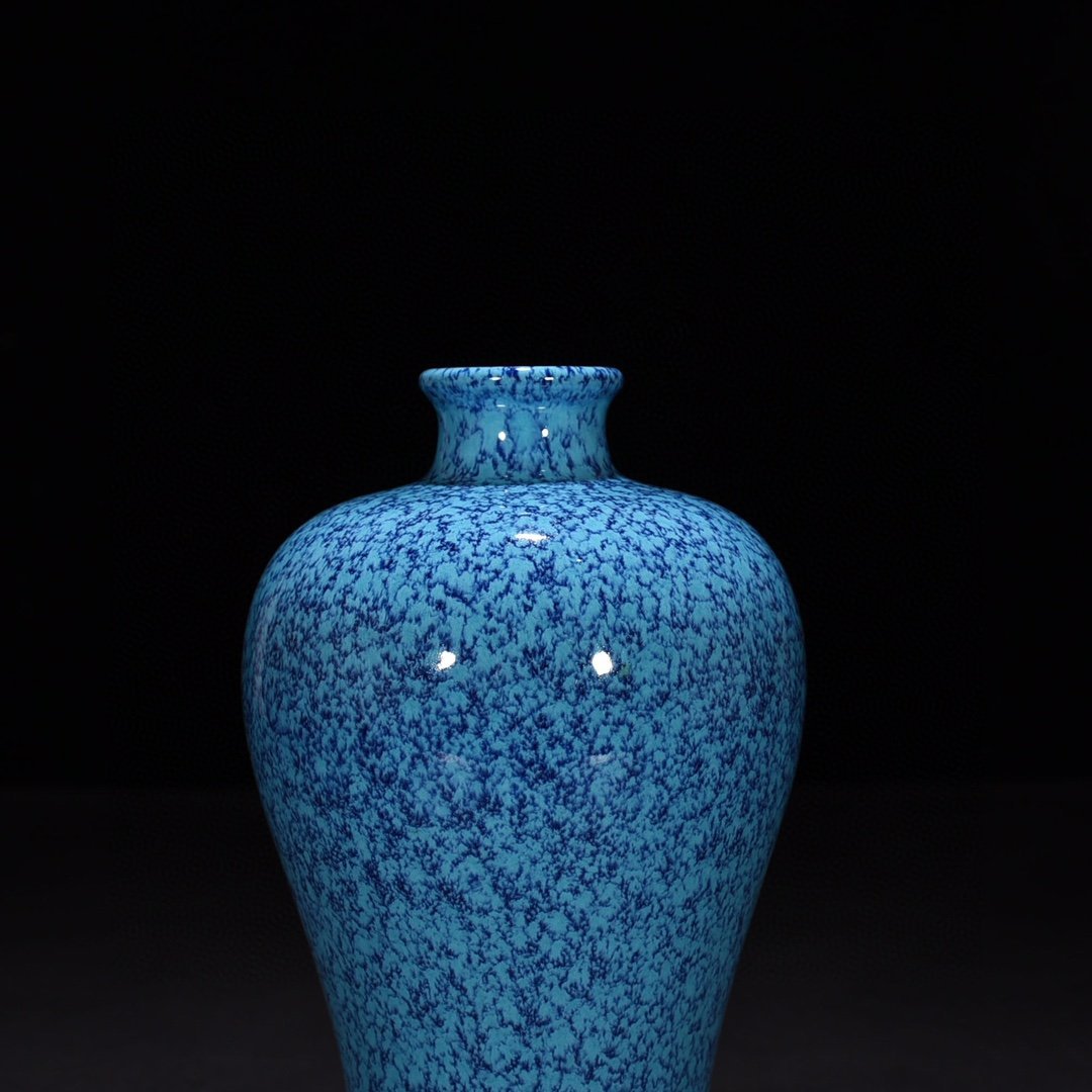 Qing Dynasty Qianlong furnace Jun glazed plum vase