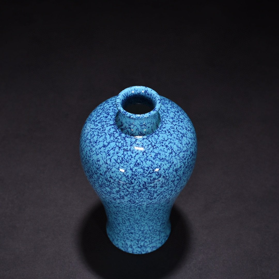 Qing Dynasty Qianlong furnace Jun glazed plum vase