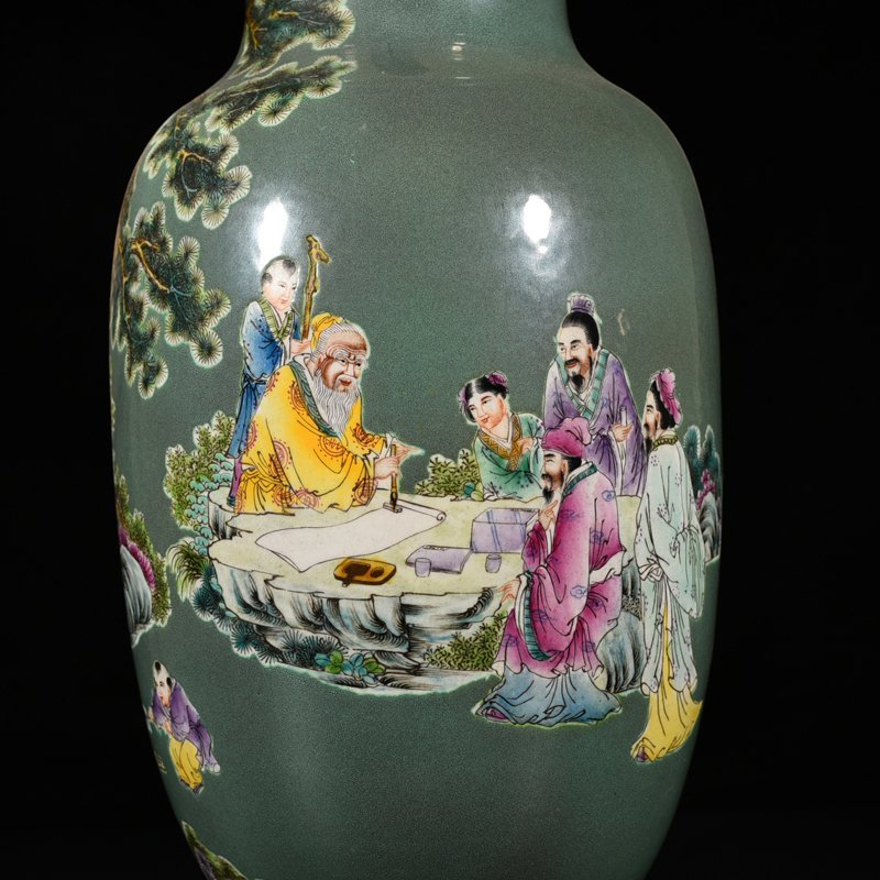 Qing Dynasty Qianlong furnace Jun-glazed pastel vase with figure pattern