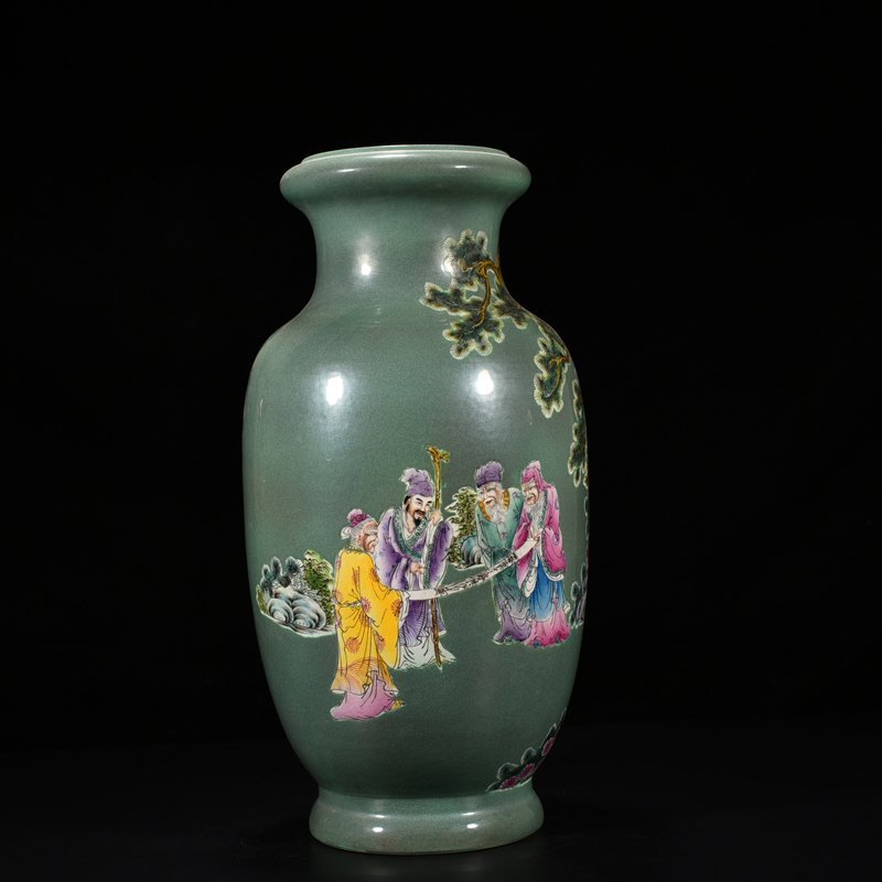 Qing Dynasty Qianlong furnace Jun-glazed pastel vase with figure pattern