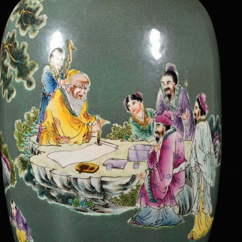 Qing Dynasty Qianlong furnace Jun-glazed pastel vase with figure pattern