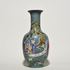 Qing Dynasty Qianlong furnace Jun glaze pastel figure vase