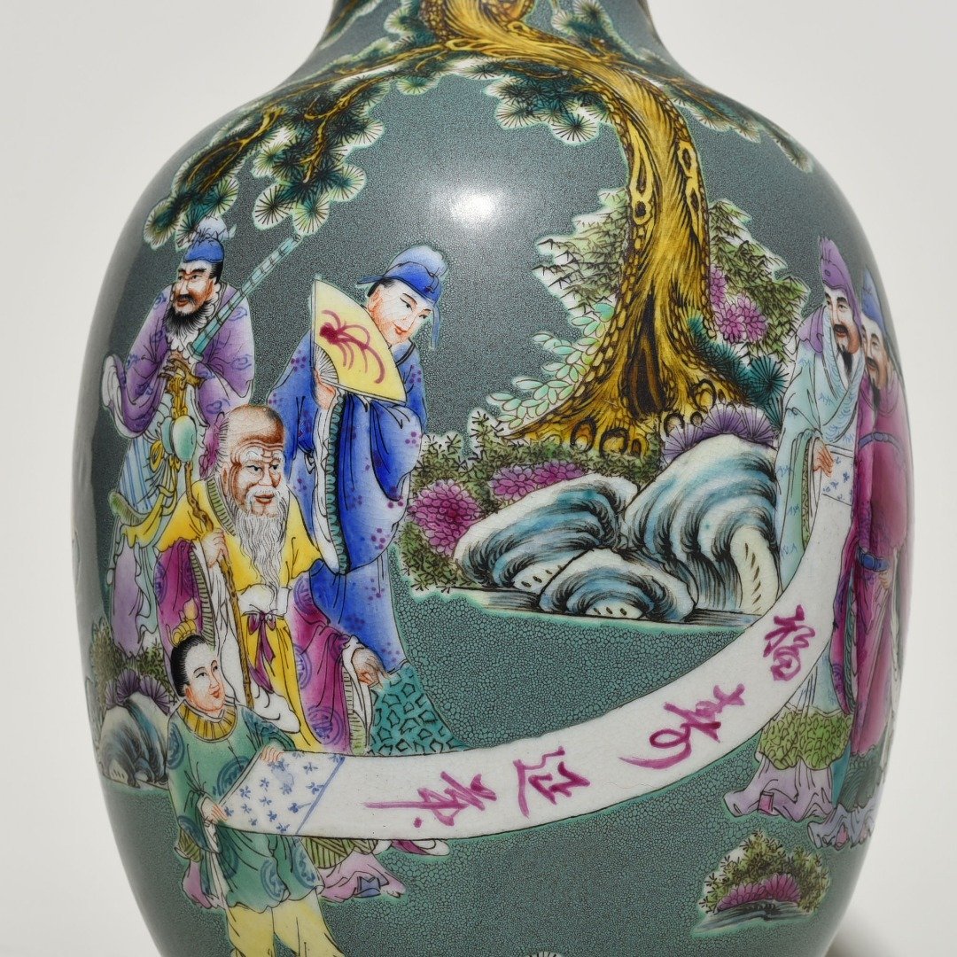 Qing Dynasty Qianlong furnace Jun glaze pastel figure vase
