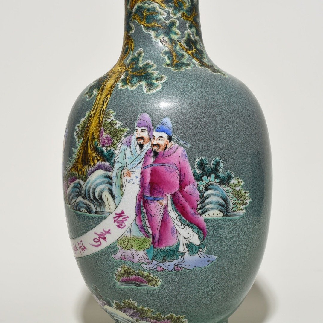 Qing Dynasty Qianlong furnace Jun glaze pastel figure vase