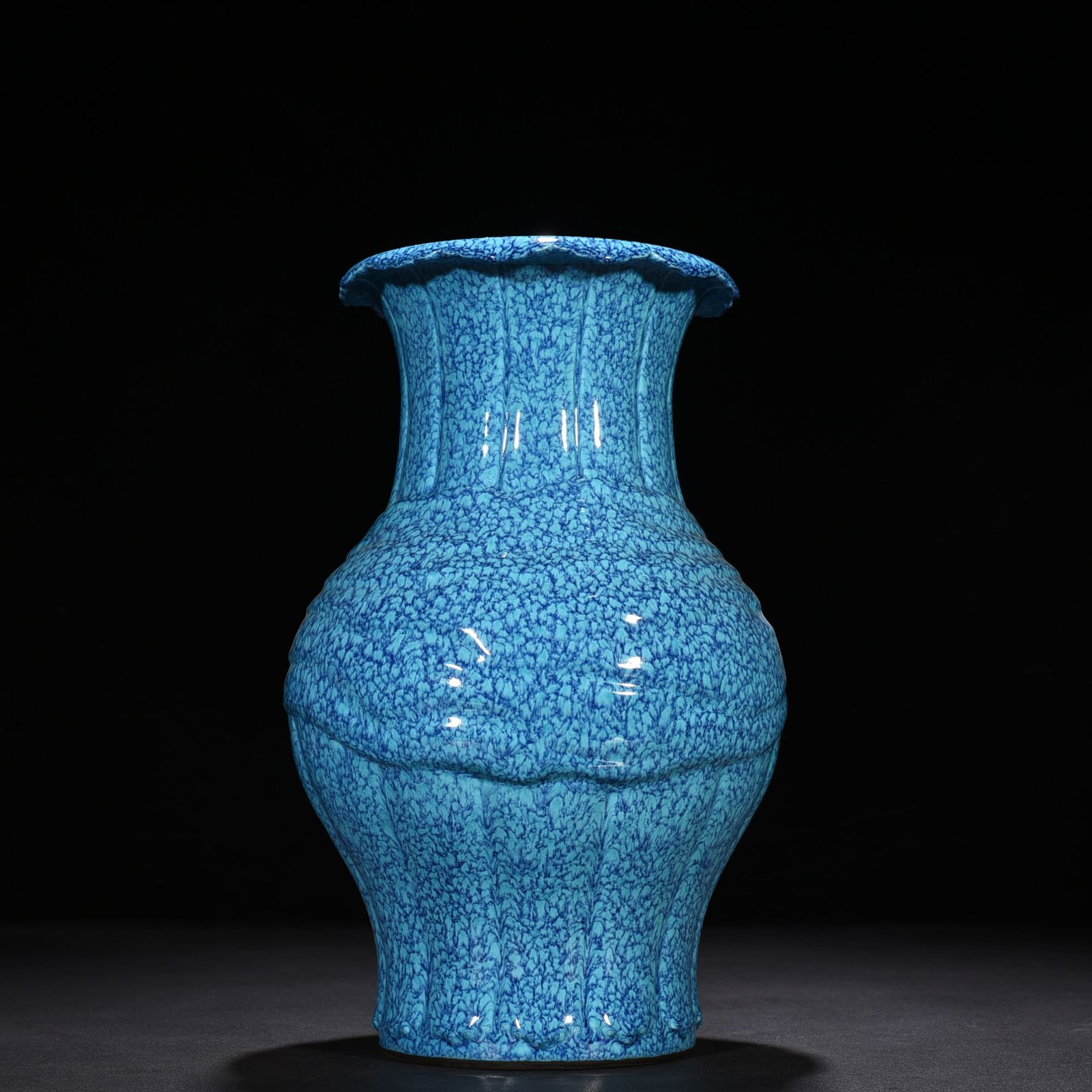 Qing Dynasty Qianlong furnace Jun glazed brocade vase