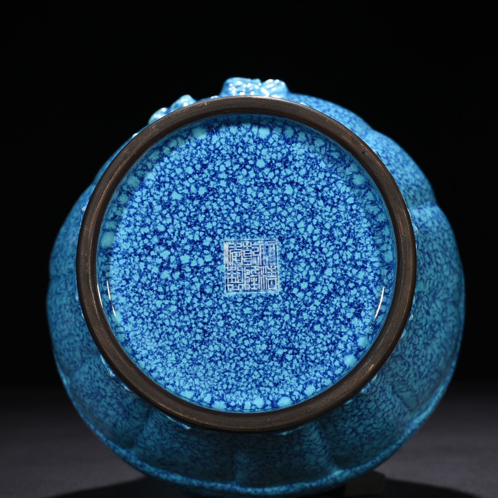 Qing Dynasty Qianlong furnace Jun glazed brocade vase