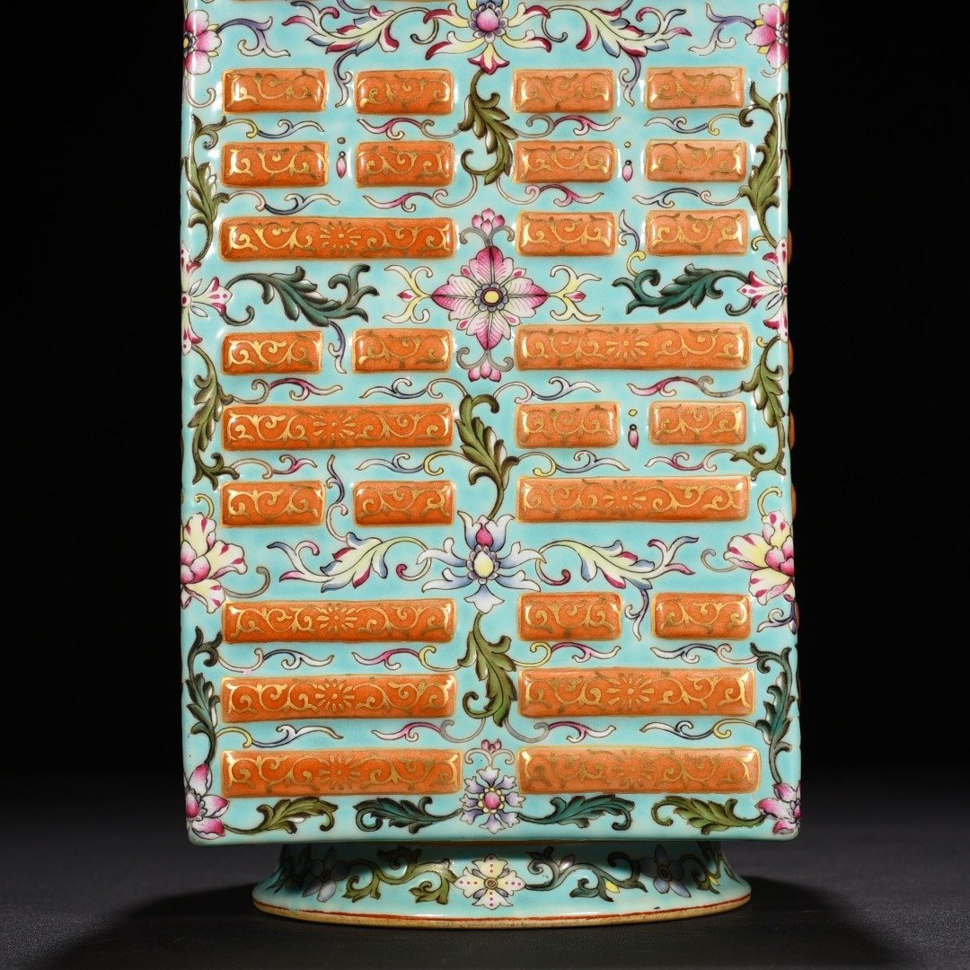 Qing Dynasty Qianlong coral green land pastel gold painted flowers and trigrams pattern Cong style vase